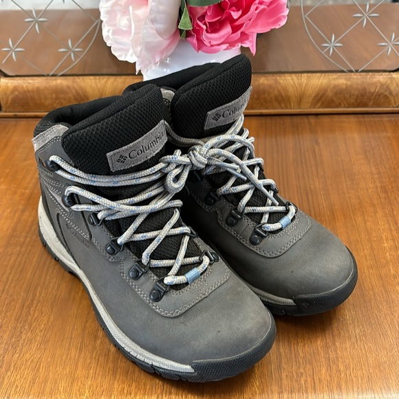 Columbia Newton Ridge Hiking Boot - Women's 7.5 - Picture 1 of 5